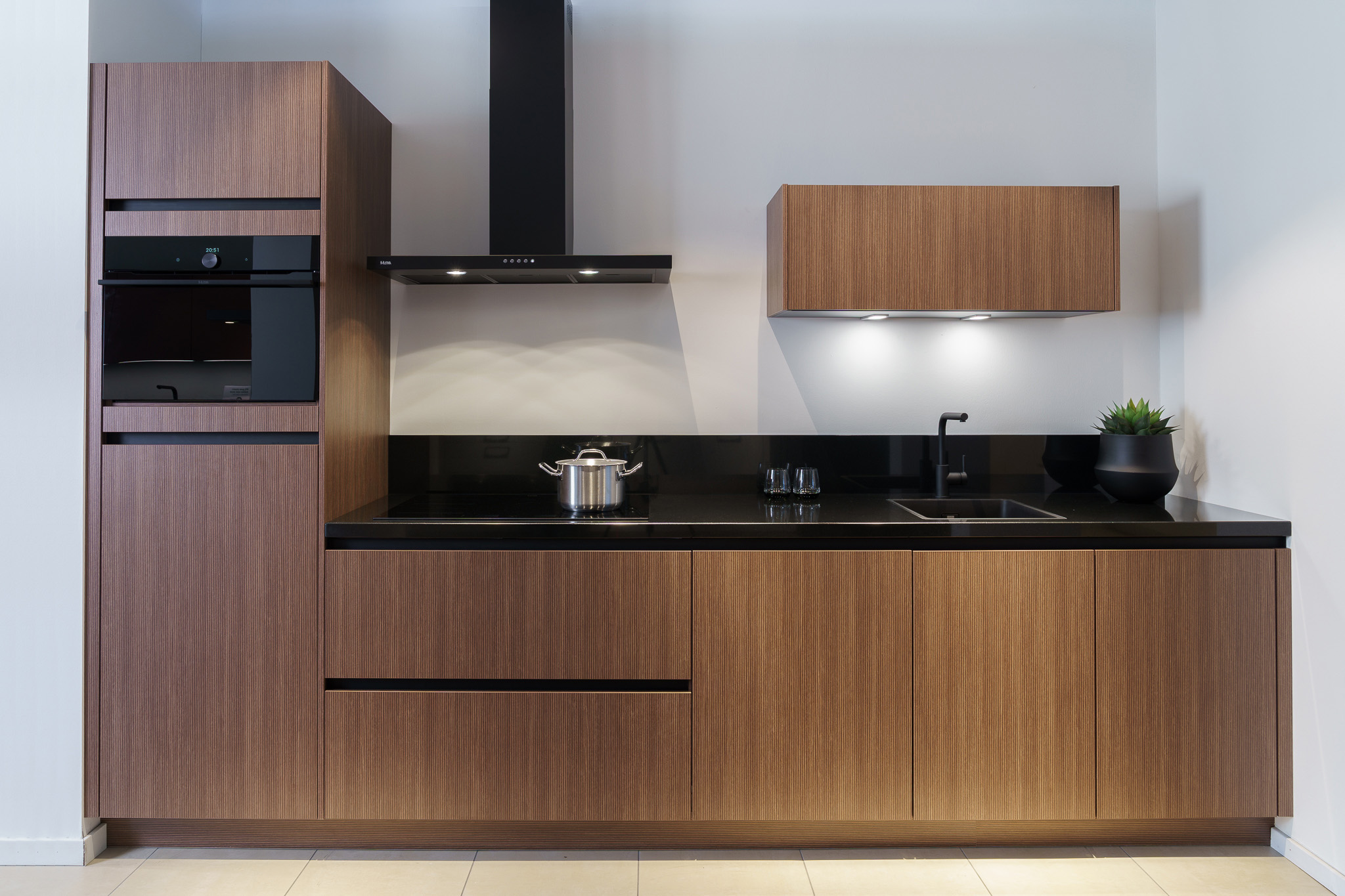 Trendy houten ribbel keuken