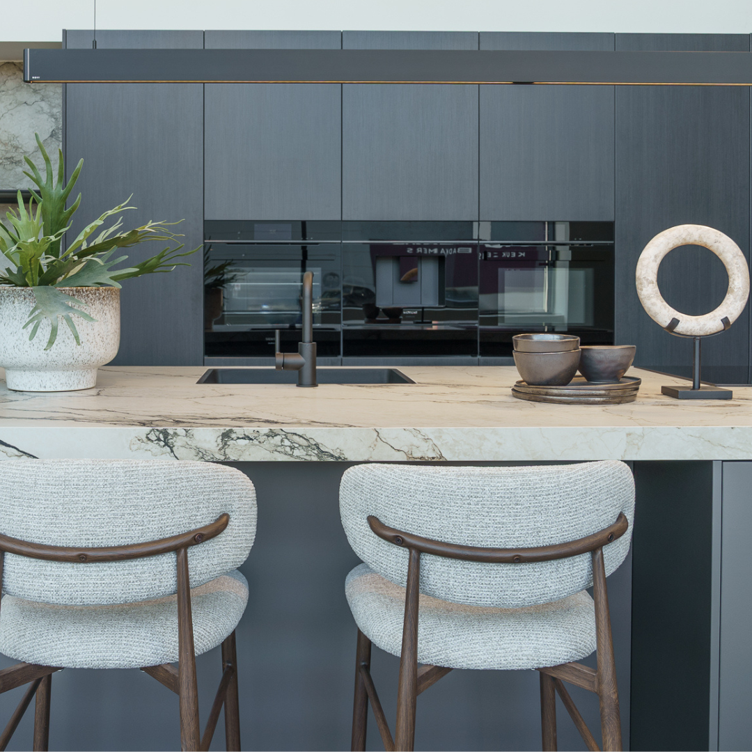 Donkere design keuken